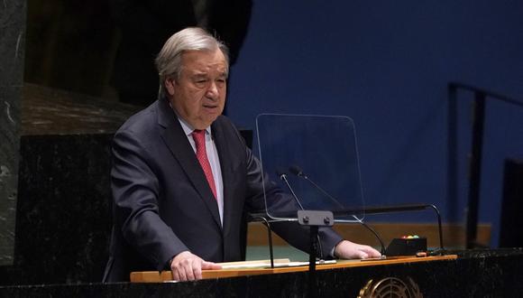 Antonio Guterres, habla durante la Undécima Sesión Especial de Emergencia de la Asamblea General de la ONU sobre Ucrania, en la sede de la ONU en la ciudad de Nueva York el 22 de febrero de 2023. (Foto de TIMOTHY A. CLARY / AFP)
