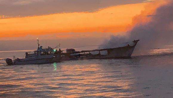 California: Al menos 20 muertos y 14 desaparecidos tras incendio barco cerca de la isla de Santa Cruz. (EFE).