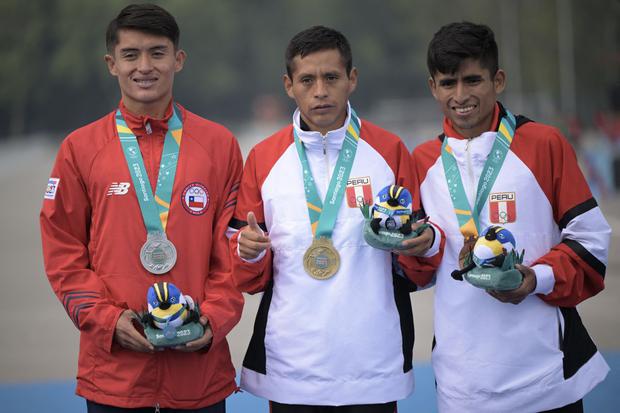 El chileno Edgardo Catrileo fue segundo. Pacheco logró la de oro y Ostos la de bronce para Perú. (Foto: AFP)