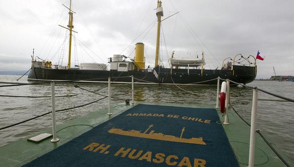 Lima, 09 de julio de 2013. 

Imagen del histórico monitor Huáscar, en las aguas del puerto de Talcahuano, en el Biobío, a 500 kilómetros al sur de Santiago, en Chile. La foto se tomó cuando la periodista Marisol Grau, tataranieta del Almirante Miguel Grau visitó el navío, junto con Maroa de la Luz Prat, bisnieta del Almirante Arturo Prat. (Foto: Giancarlo Shibayama / GEC El Comercio).