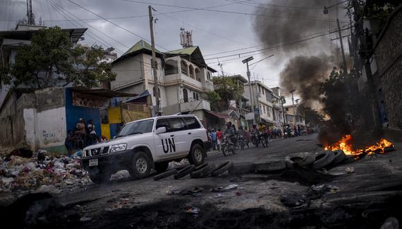 El gobierno de Haití lanzó un pedido a la comunidad internacional para ayudarlo a enfrentar la "crisis humanitaria" en la que se encuentra sumido. La ONU tuvo una amplia presencia en el país entre el 2000 y el 2017, llegando a ser involucrada en más de un escándalo; sin embargo, el actual primer ministro confía en que es la única solución.