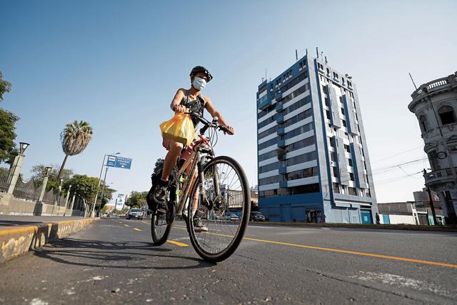 El uso de bicicletas se ha convertido en una alternativa valiosa para evitar el transporte público y el tráfico. (Foto: El Comercio)