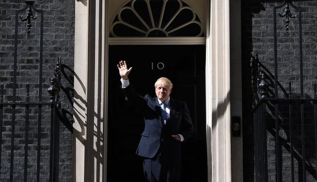 Boris Johnson llevaría un perro para que acompañe a Larry, la mascota de Downing Street. (Foto: AFP)