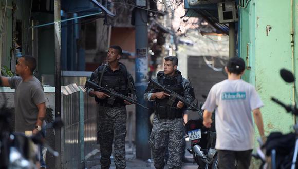 Centenares de policías fueron desplegados este miércoles en la favela brasileña de Jacarezinho. (Foto: Alexandre Loureiro / Reuters)