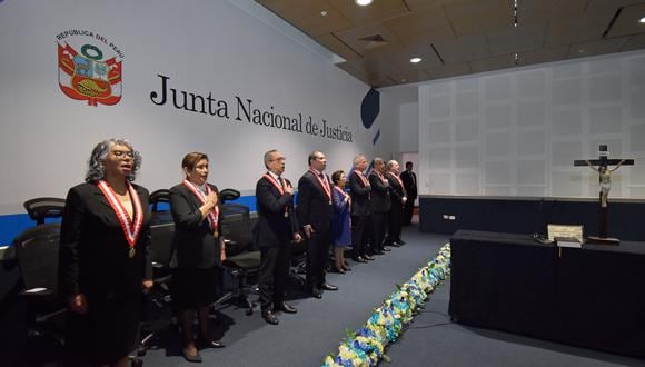 El congresista Esdras Medina presentó su informe contra los miembros de la Junta Nacional de Justicia (JNJ). (Foto: JNJ)