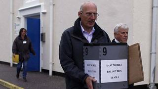 Islas Malvinas: abren los centros de votación para el referendo