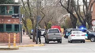 Hombre es detenido por lanzar un explosivo a la residencia presidencial en Argentina | VIDEO