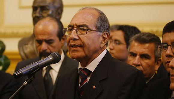 Carlos Roca pide "erradicar virus de la corrupción" en el Apra
