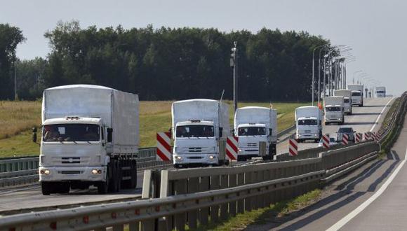 Rusia desafía a Occidente y envía camiones con ayuda a Ucrania