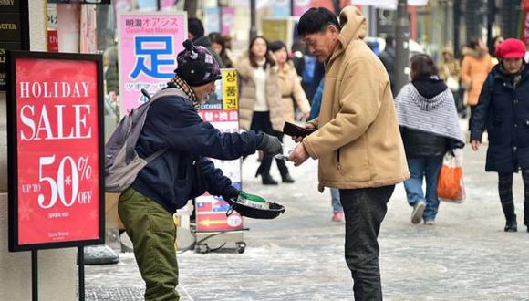 Las personas mayores y los jóvenes son los más afectados por la pobreza en Corea del Sur. Foto: Getty images, vía BBC Mundo