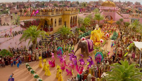 “Aladdin” (Guy Ritchie, 2019 ) y el desfile como colorida demostración de un poder basado en ilusiones.