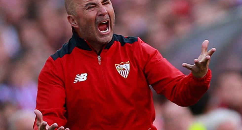 Jorge Sampaoli recibe silbidos de los hinchas del Sevilla. (Foto: Getty Images)