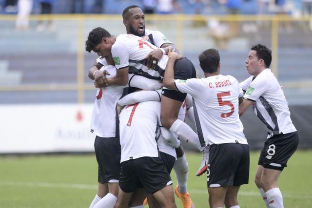 El Salvador y Costa Rica se enfrentaron este domingo en Cuscatlán. (Foto: AFP)