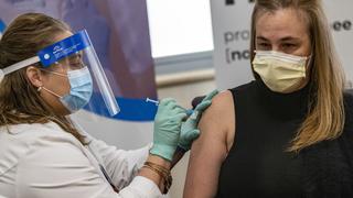 California ha vacunado contra el coronavirus a solo el 1% de sus 40 millones de habitantes