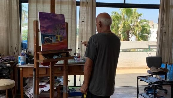 Durante la cuarentena el artista se encuentra trabajando en casa. (Foto: Enrique Polanco)