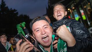 La eufórica celebración de los hinchas del Werder Bremen por la permanencia en la Bundesliga | FOTOS