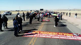 Huelga de maestros: docentes impiden cobro de peaje vehicular en carreteras de Puno