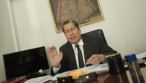 Eloy Espinosa-Saldaña fue denunciado por la secretaria general del Tribunal Constitucional. (Foto: Piko Tamashiro)