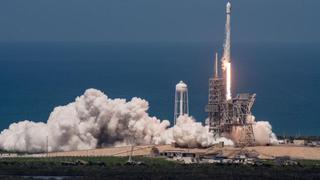 Cohete reutilizable de SpaceX pone en órbita satélite búlgaro