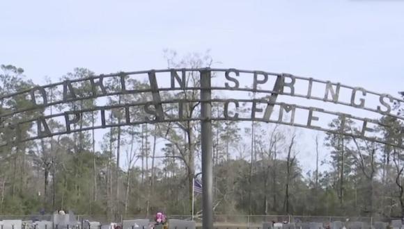 El cementerio Oaklin Spring existe desde los años 50, cuando la discriminación racial era legal en Estados Unidos. (Foto: CBS, vía BBC Mundo).