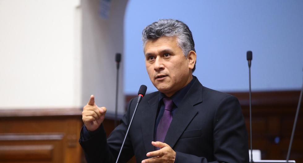 El legislador de Fuerza Popular, César Campos, reafirmó ser inocente y no haber pedido dinero a sus trabajadores. (Foto: Congreso)
