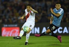 Con Paolo Guerrero, Perú cayó por 1-0 en su visita a Uruguay en el estadio Centenario