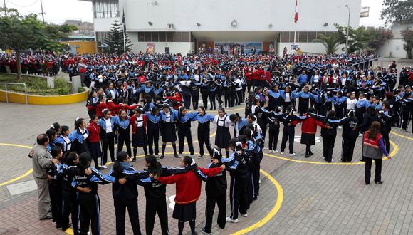 El Ministerio de Educación sigue inspeccionando estructuras de colegios. (Foto referencial: El Comercio)