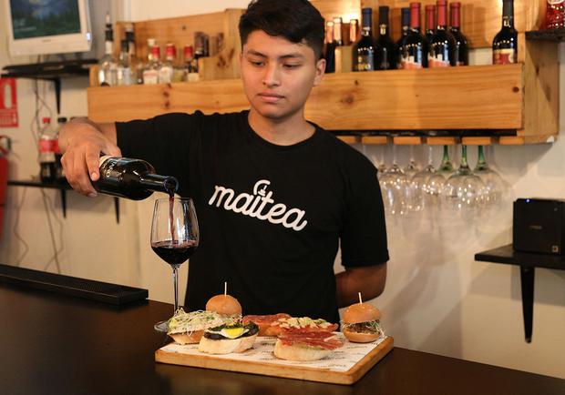 Maitea only offers Spanish wines, Spanish and national craft beers like Cervecería del Valle. 