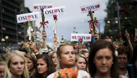 Hace 10 años los noruegos salieron masivamente a las calles tras los atentados. (Foto: Getty Images)
