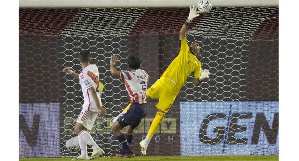 Inmenso Gallese. Inmenso en Ciudad del Este, el debut de la selección de Juan Reynoso en las Eliminatorias rumbo al mundial 2026. FOTO: AP.