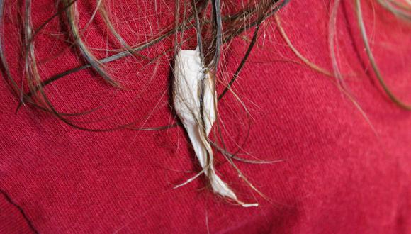 Trucos caseros para el hogar | Cómo quitar chicle del cabello sin necesidad de recurrir a las tijeras | hacks | RESPUESTAS | MAG.