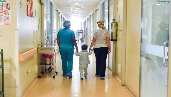 La Ley de Urgencia Médica para la Detección Oportuna y Atención Integral del Cáncer del Niño y del Adolescente fue promulgada hace cinco meses, pero para su reglamentación aún se espera la firma del Ministerio de Salud. (Foto: INSN San Borja)