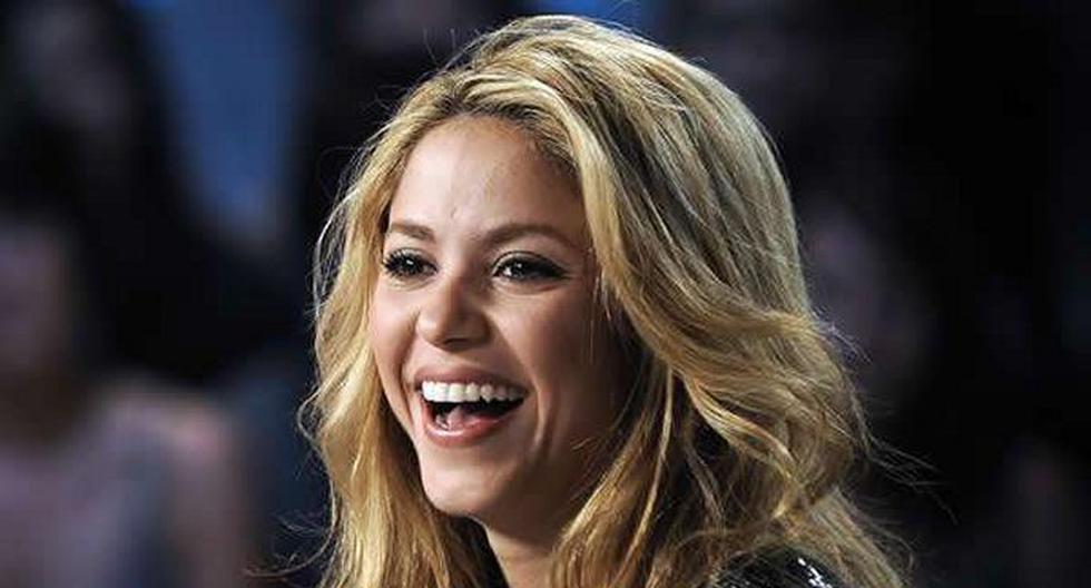 Shakira felicita a Piqué