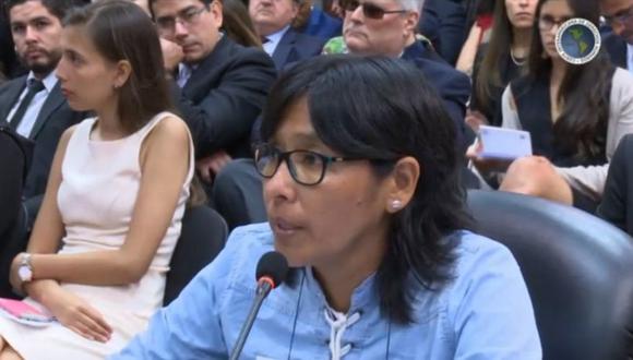 Carmen Amaro, hermana de una de las víctimas del Caso La Cantuta, inició la participación de la parte que denuncia al Estado de no cumplir con la sentencia contra Alberto Fujimori. (Difusión)