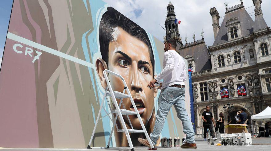 Eurocopa 2016: increíbles murales de cracks se exhiben en París - 16