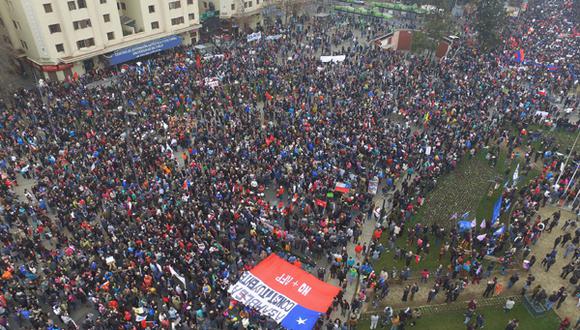 Más de 100 mil chilenos protestan contra las AFP [VIDEOS]
