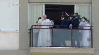 El papa Francisco salió del hospital tras ser operado del colon