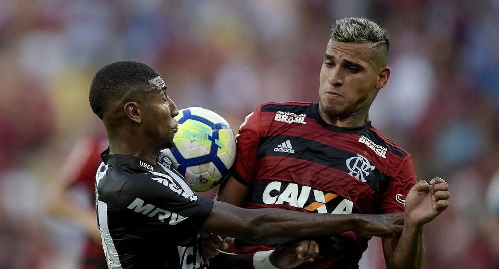 Miguel Trauco no sabe que dorsal utilizará en el Flamengo tras cedérselo a Rafinha. | Foto: Getty