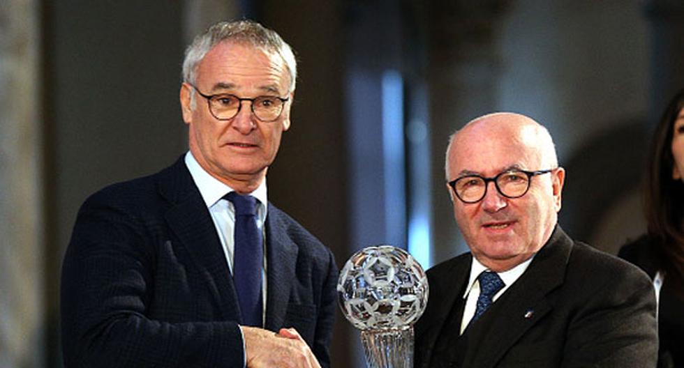 Claudio Ranieri fue premiado por la Federación de Fútbol Italiano | Foto: Getty