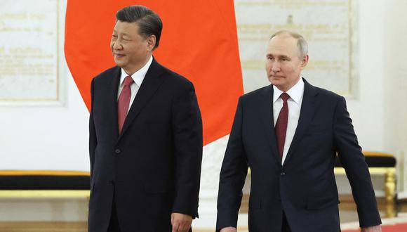 El presidente ruso, Vladimir Putin, se reúne con el presidente de China, Xi Jinping, en el Kremlin de Moscú el 21 de marzo de 2023. (Foto de Sergei KARPUKHIN / SPUTNIK / AFP)