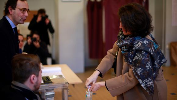 Francia celebra elecciones a nivel nacional para elegir a todos sus alcaldes y otros líderes locales a pesar de la represión de las reuniones públicas debido al nuevo coronavirus Covid-19. (Foto: EFE)