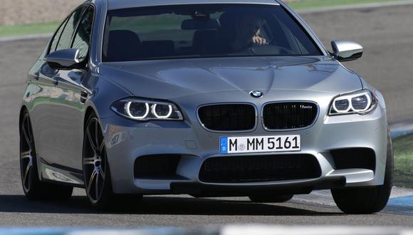 BMW M5: monta un motor a gasolina V8 de 4.4 litros, tiene una caja de cambios autom&aacute;tica de siete velocidades y doble embrague. Su versi&oacute;n del 2016 bordea un precio de US$140.000. (Foto: Disfusi&oacute;n)