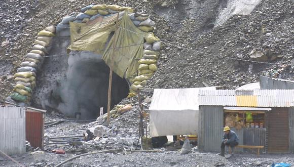 Derrumbe en mina dejó cuatro muertos en Puno