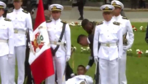 Tras lo ocurrido, el fue cadete retirado de la ceremonia oficial. Foto: Canal N