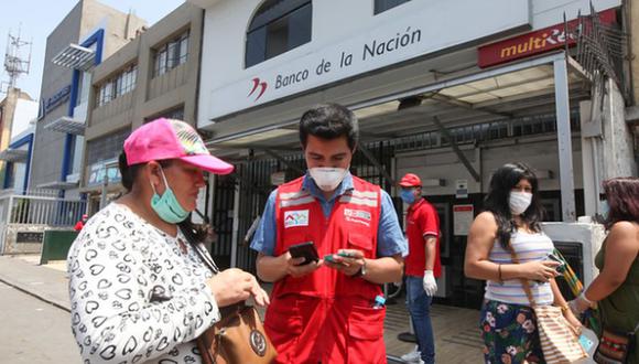 Ya inició el proceso de inscripción a la modalidad de banca celular para los beneficiarios que fueron asignados al grupo 2 (Foto: Andina)