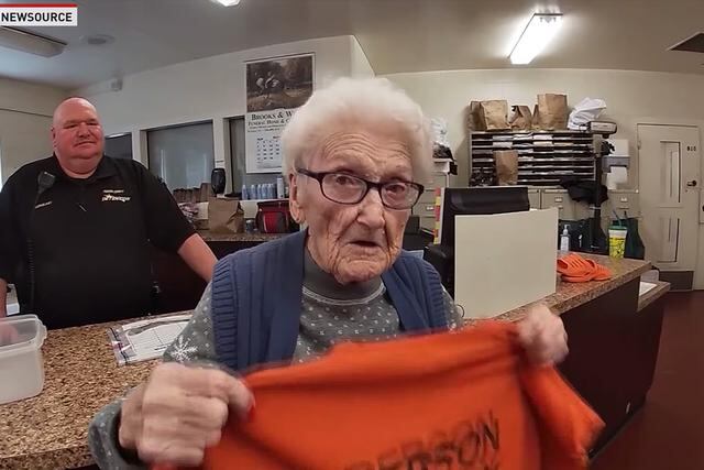 Anciana pidió que la metieran presa como regalo de su cumpleaños número 100. Su historia es viral en Facebook. (CBS Miami)