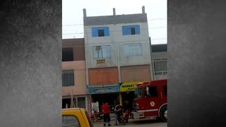 Pachacamac: Obrero murió electrocutado cuando subía tubos de metal a la azotea de una vivienda
