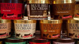 Minsa pide no comer helados Blue Bell por presencia de bacteria