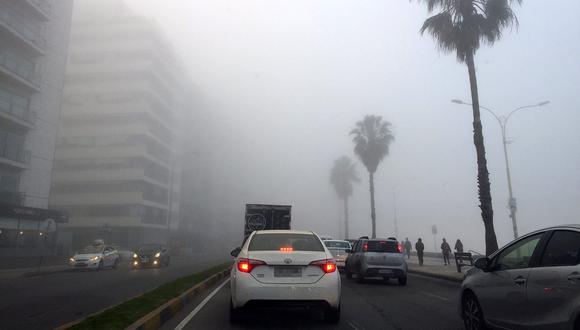 En Montevideo se reportó una intensa neblina por la llegada del humo de los incendios en la Amazonía. (Foto: Twitter @mom_puppy)