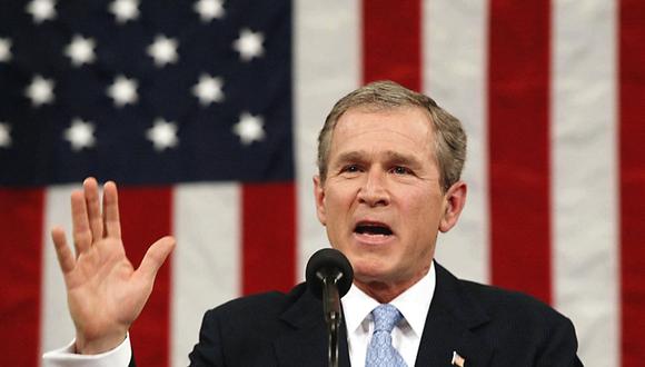 Un 29 de enero del 2002, el presidente estadounidense George W. Bush utiliza por primera vez la expresión “Eje del mal” para referirse a los gobiernos de Irak, Corea del Norte e Irán, a los que acusa de apoyar el terrorismo. (LUCAS FRAZZA / AFP).